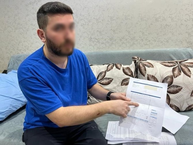İ̇stanbul’da Baltalı Oduncu Dehşeti Kamerada: Başına Odunla Vurulan Genç Felç Kaldı