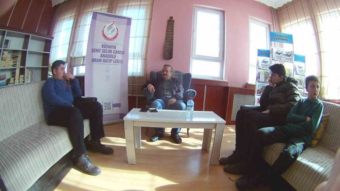 Kitap Gönüllüsü Zeki Aktürk: ”Kütahya’ya Borcumu Kütüphane Kurarak Ödemeye Çalışıyorum”