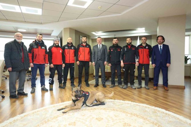 Başkan Büyükakın’dan Arama Kurtarma Ekiplerine: “Cana Can Kattınız”