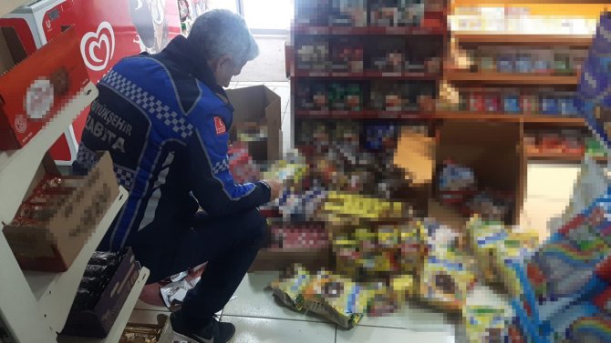 Kocaeli’de Son Kullanma Tarihi Geçmiş Çok Sayıda Ürün Ele Geçirildi