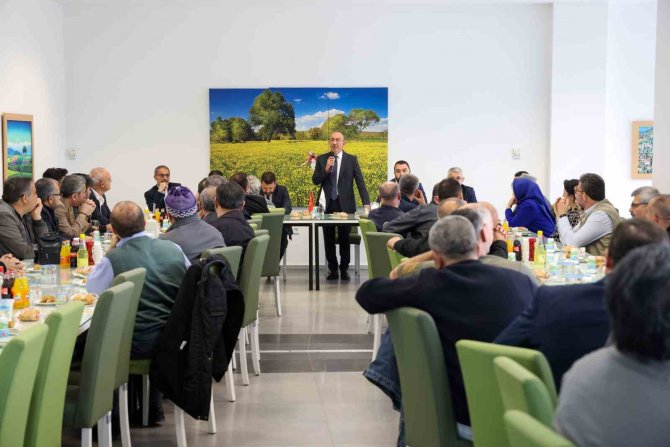 Başkan Kavuş Eyt İle Emekli Olan Personelle Vedalaştı