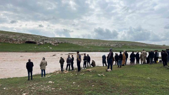 Kızıltepe’de Derede Kaybolan 11 Yaşındaki Çocuk Aranıyor
