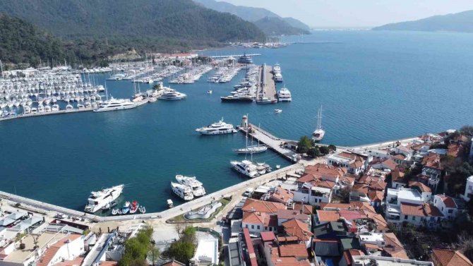 Marmaris’te Oteller Hazırlıklarını Yaparak Misafirlerini Beklemeye Başladı