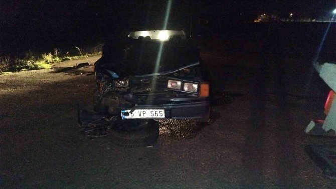 Bursa’da Lastik Tamiri İçin Kenara Çekilen Araca, Otomobil Çarptı: 1 Yaralı