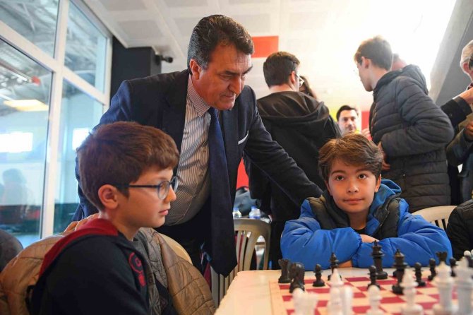 Satranç Turnuvasında İlk Hamle Dündar’dan