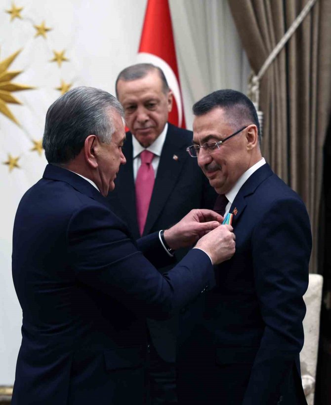 Cumhurbaşkanı Yardımcısı Oktay’a Özbekistan’dan Dostluk Nişanı