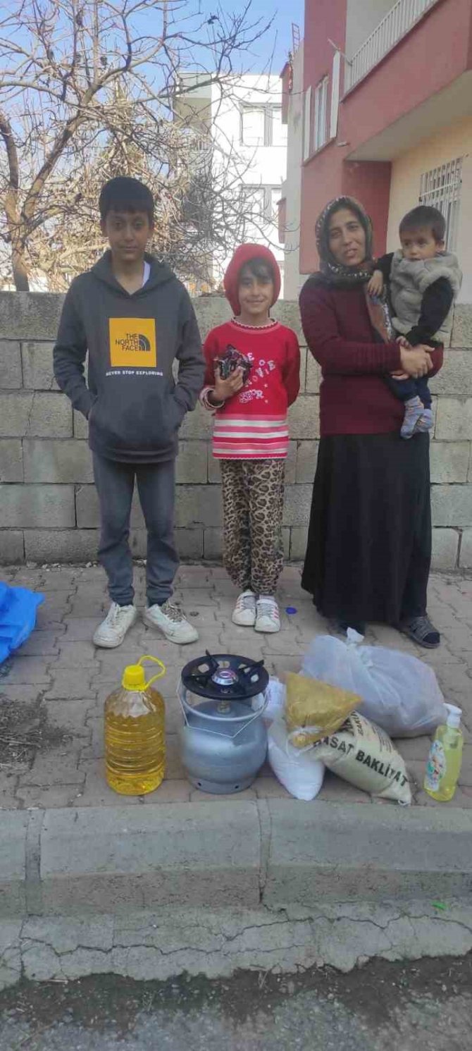 Yağmur Yardımlaşma Derneğinden Deprem Bölgesine Yardım