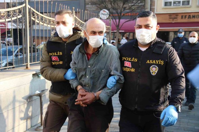 61 Yaşındaki Kişiyi Öldürüp Yaşadıkları Barakanın Arkasına Gömen Sanıkların Yargılandığı Dava Ertelendi