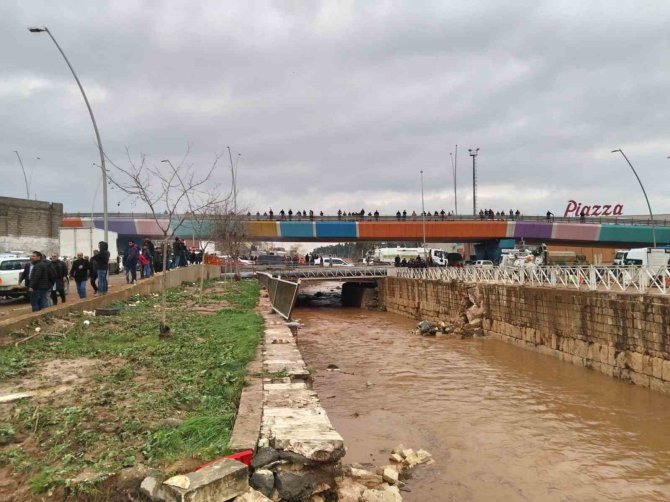 Doç. Dr. Özçelik: “Şanlıurfa’daki Afetin Sebebi Akış Kesitinin Yeterli Olmaması”