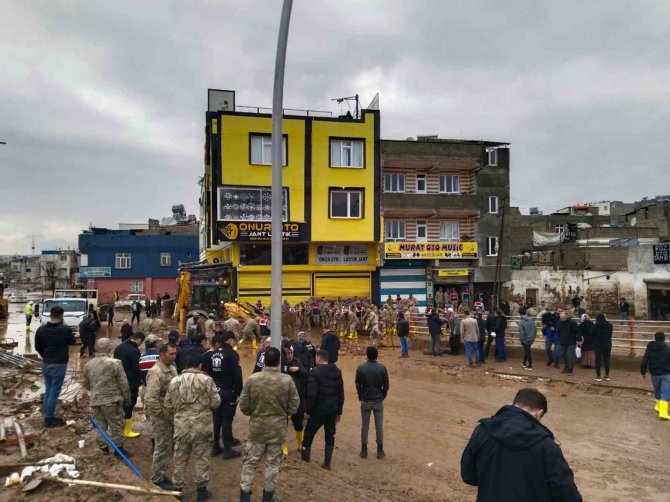 Doç. Dr. Özçelik: “Şanlıurfa’daki Afetin Sebebi Akış Kesitinin Yeterli Olmaması”