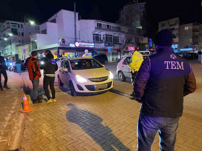 Sinop’ta ’Güven-huzur’ Uygulamasında 4 Hükümlü Yakalandı