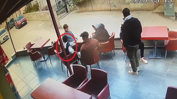 Bursa’da 12 Yaşındaki Ortaokul Öğrencisi, Arkadaşını Bıçakladı