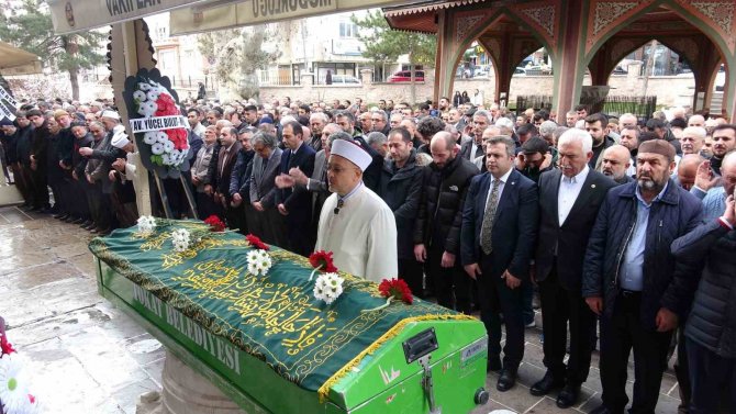 Tokat Gazeteciler Cemiyeti Başkanı İ̇ncesoyluer, Son Yolculuğuna Uğurlandı