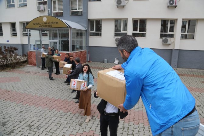 Tunceli’de Toplanan Oyuncak Ve Kırtasiye Malzemeleri Adıyaman’a Gönderildi
