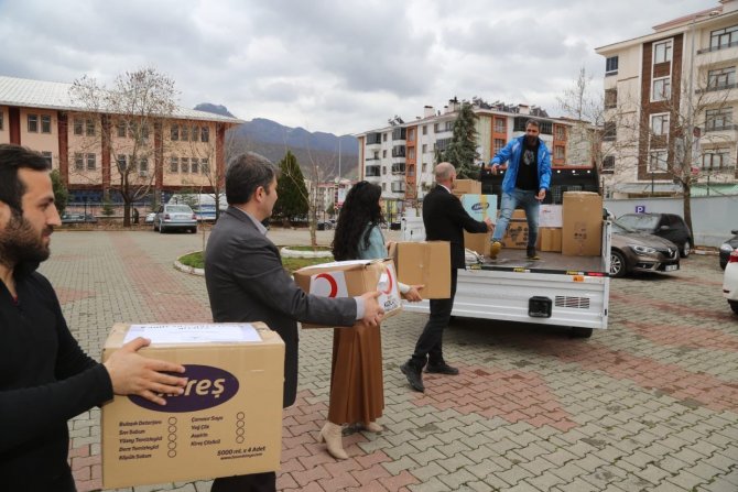 Tunceli’de Toplanan Oyuncak Ve Kırtasiye Malzemeleri Adıyaman’a Gönderildi