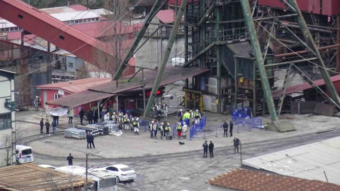 Maden Ocağında Kömür Tozu Yangını Çıktı Çalışmalar Durdu