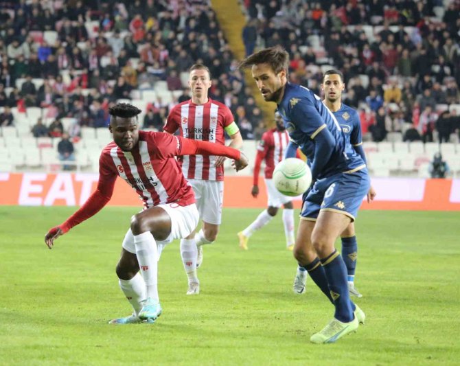 Uefa Avrupa Konferans Ligi: Sivasspor: 0 - Fiorentina: 0 (Maç Devam Ediyor)