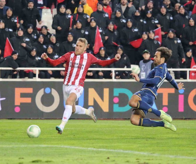 Uefa Avrupa Konferans Ligi: Sivaspor: 1 - Fiorentina: 4 (Maç Sonucu)