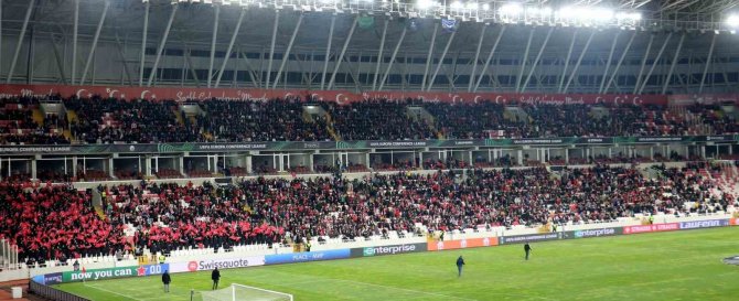 Sivasspor-fiorentina Maçında Sivas Yeni 4 Eylül Stadı Kapalı Gişe!