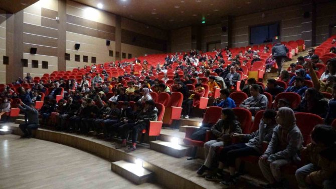 Depremzede Çocuklar Marmelat İle Moral Buldu