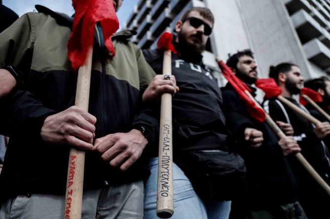 Atina’da Grev Kararı Alan 20 Bin Kişiden Tren Kazası Protestosu
