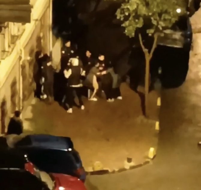 Fatih’te Gece Saatlerinde Ortalık Savaş Alanına Döndü: O Anlar Kamerada