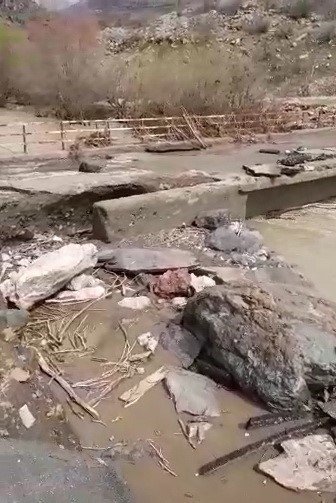 Sel Suları Köprüye Zarar Verdi