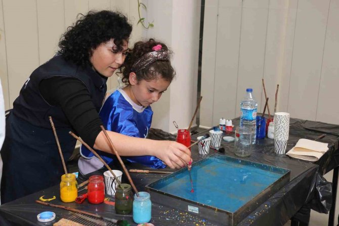 Depremin Yaralarını Sanat Ve Sporla Sarıyorlar