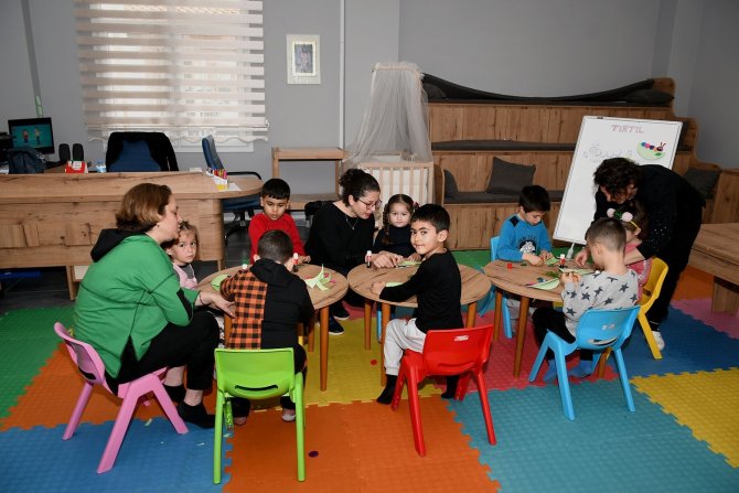 Kuşadası’nda Çocuklar Eğlenerek Öğreniyor