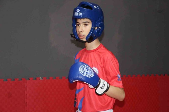 Denenmek İçin Gitti Şampiyon Oldu