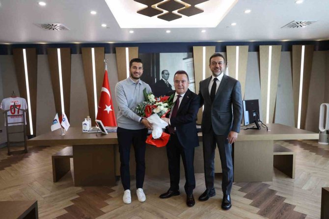 Antalyaspor’un Yeni Başkanı Sabri Gülel’den Başkan Böcek’e Ziyaret