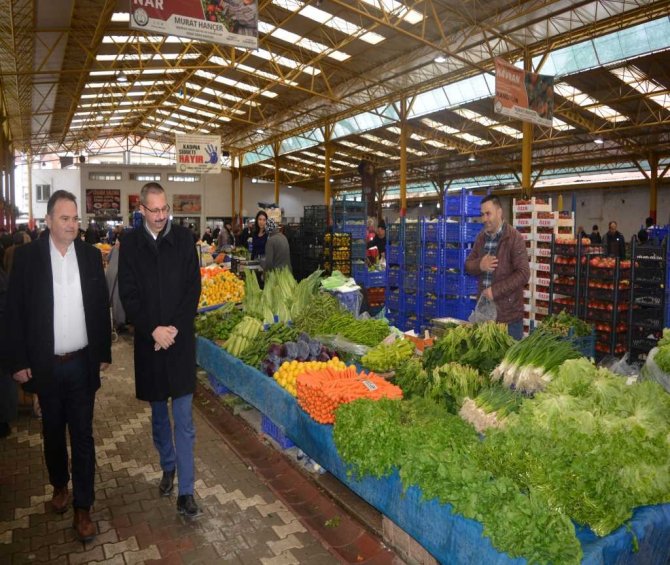 Kaymakam Özderin, Pazar Esnafını Ziyaret Etti