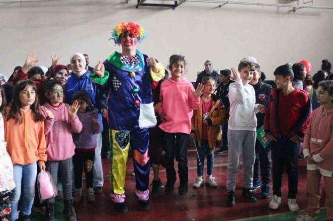 Kozluk’ta Depremzede Öğrenciler Yararına Etkinlik Düzenlendi