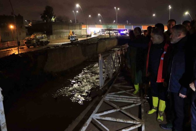 Şanlıurfa’nın Cadde Ve Sokakları Balçıktan Arındırıyor