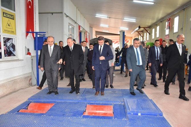 Çiftlikköy’de Motorlu Araçlar Teknolojisi Atölyesi Açıldı
