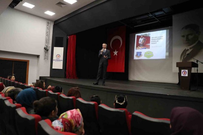 Denizlili Kadınlara Tarım Ve Arıcılık Eğitimi Veriliyor