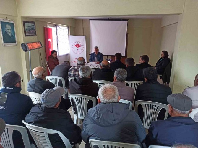 Bağlara Zarar Veren Salkım Güvesiyle Mücadele Sürüyor