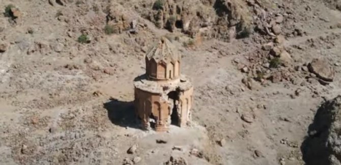 Digor’da Bulunan 5 Kiliseler Yıkılıyor