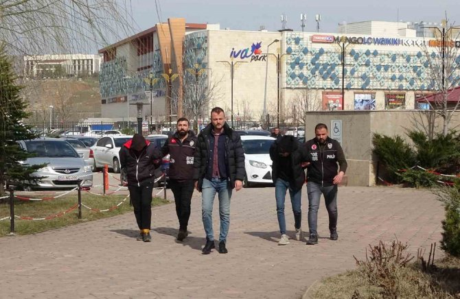 Fiorentinalı Futbolcunun Burnunu Kıran Taraftar Adliyeye Sevk Edildi