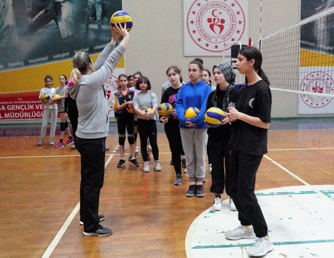 Manisa’da “Genç Ne Sever” Projesine Yoğun İlgi