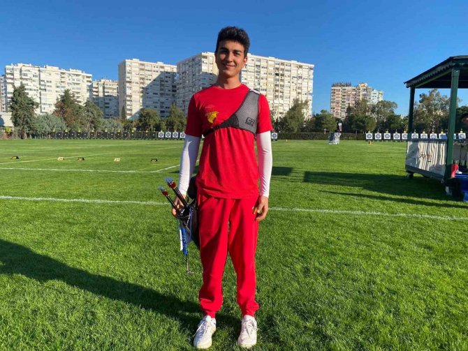 Milli Okçu Samet Ak Göztepe’de