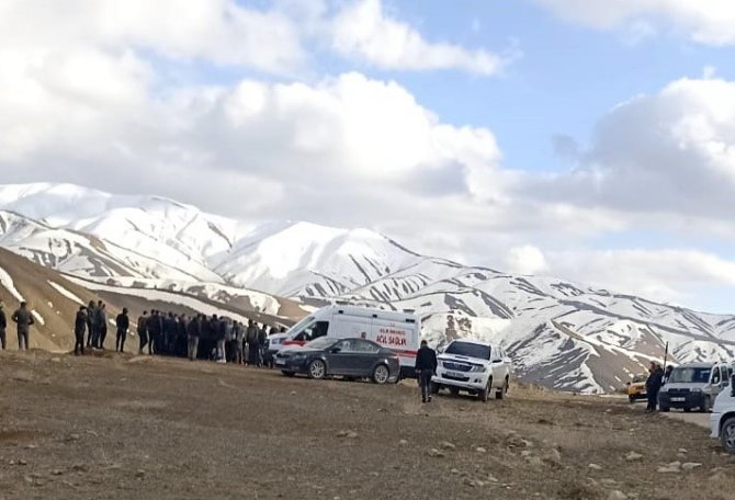 29 Yaşındaki Genç Otomobilde Kafasından Vurulmuş Halde Ölü Bulundu