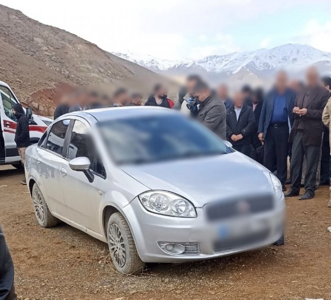 29 Yaşındaki Genç Otomobilde Kafasından Vurulmuş Halde Ölü Bulundu