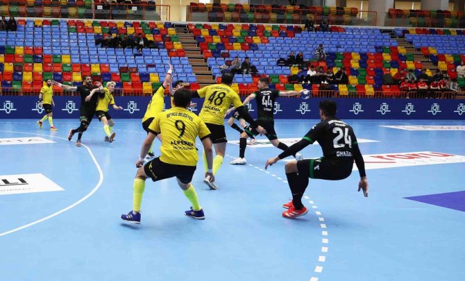 Sakarya Büyükşehir Hentbol Takımı Kupaya Yarı Finalde Veda Etti