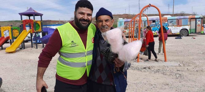 Depremzedelere Ücretsiz Tıraş