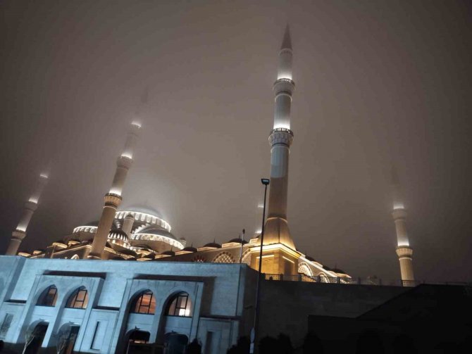 İ̇stanbul’da Akşam Saatlerinde Yoğun Sis Etkili Oldu