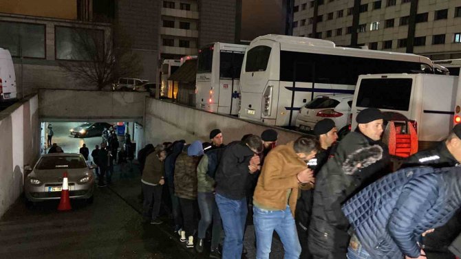 İ̇stanbul’da "Kökünü Kurutma Operasyonu"nda Yakalanan 161 Zanlı Adliyeye Sevk Edildi