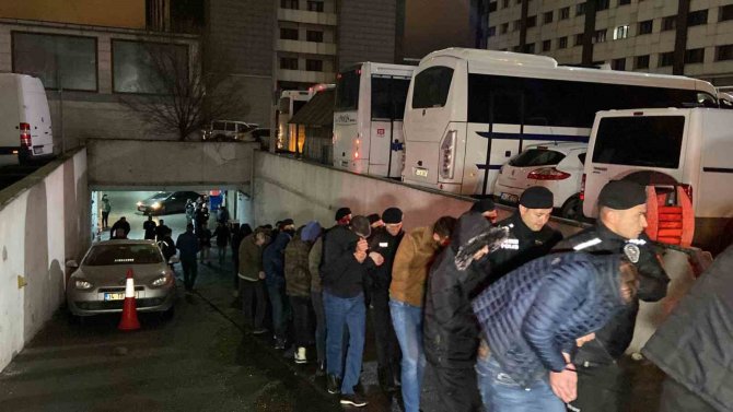 İ̇stanbul’da "Kökünü Kurutma Operasyonu"nda Yakalanan 161 Zanlı Adliyeye Sevk Edildi