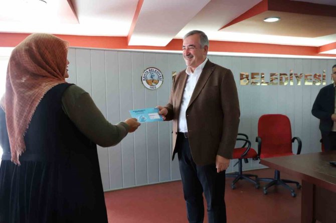 Kahta’da İhtiyaç Sahibi Ailelere Destek Sürüyor