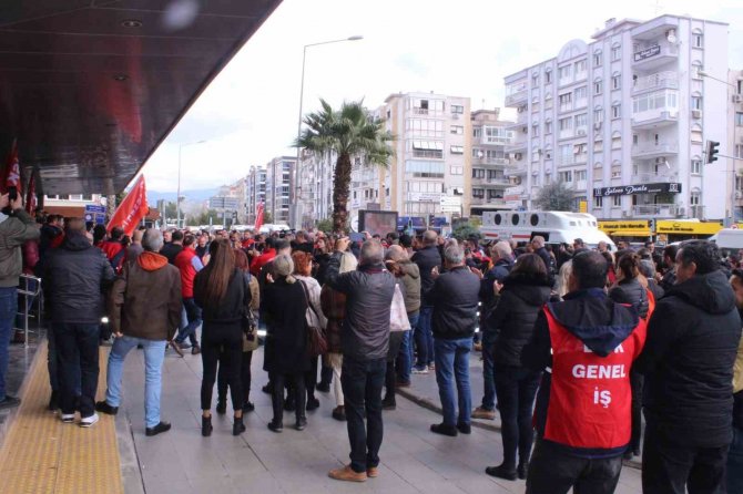 Karşıyaka Belediyesinde Maaş Krizi Devam Ediyor: İ̇şçiler İsyanda